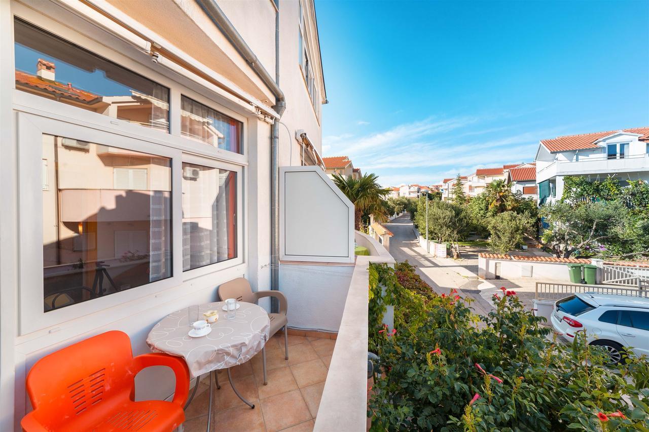 Apartments Zanze Водице Екстериор снимка