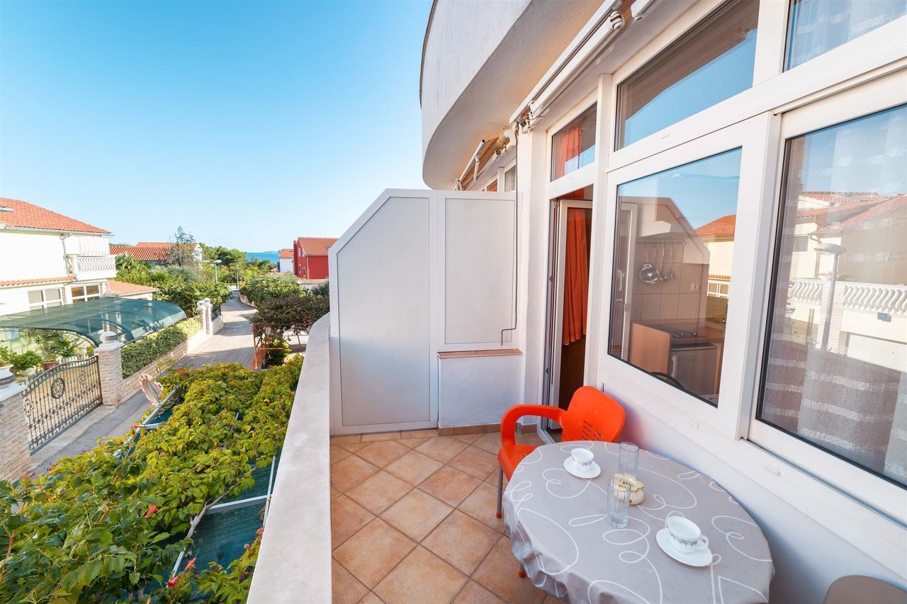 Apartments Zanze Водице Екстериор снимка